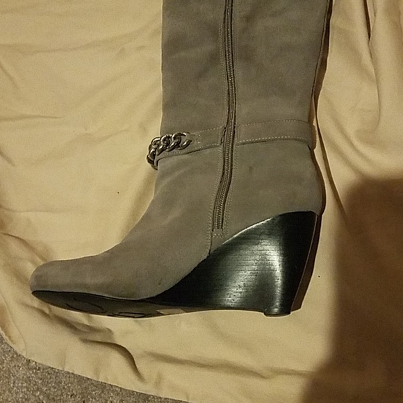 Suede boot - Picture 2 of 4